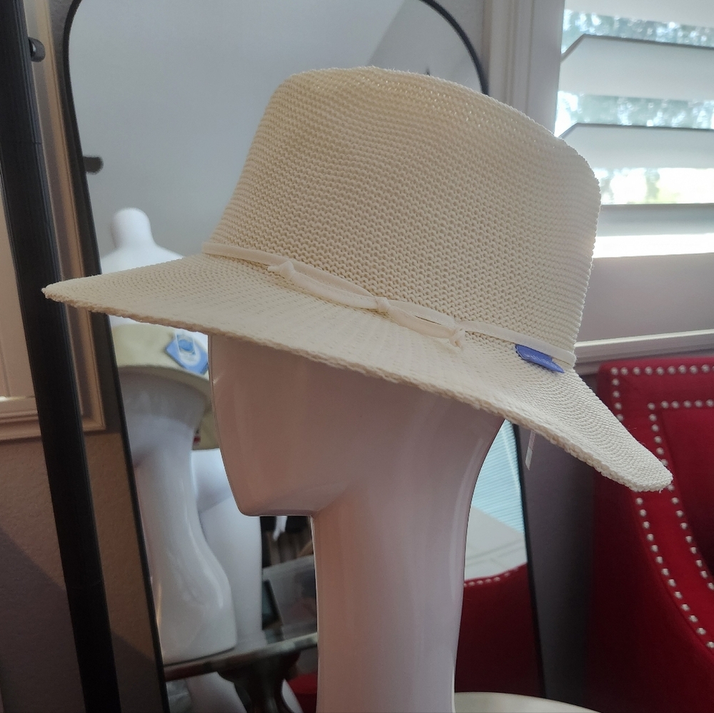 nwt Wallaroo Victoria Fedora Hat In Ivory (New With Tags)